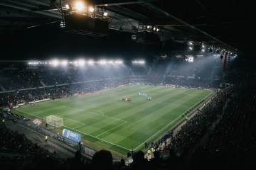 阿森纳夺冠游行，赖斯偷笑哈弗茨成焦点｜PG电子官网（配图示意）